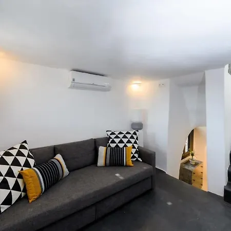 Apartment The Luna With Jacuzzi Emporio (Santorini)