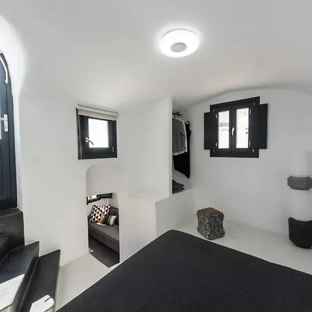 The Luna With Jacuzzi Apartment