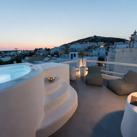 The Luna With Jacuzzi Apartment *