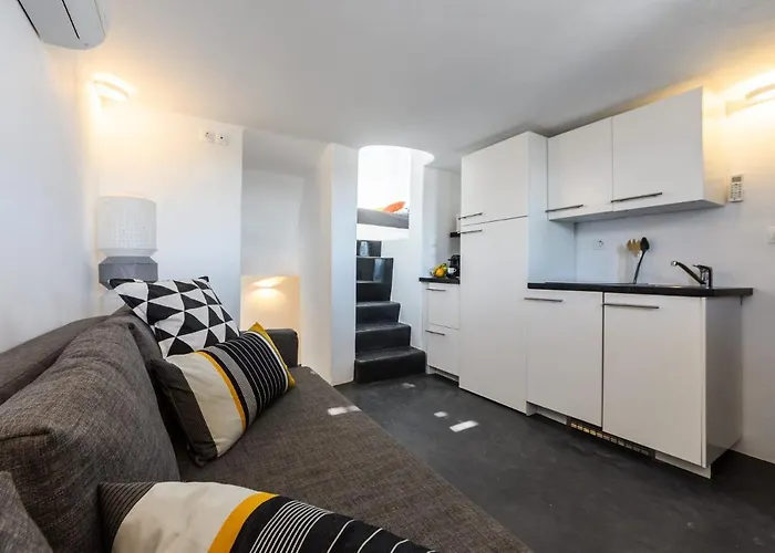 The Luna With Jacuzzi *