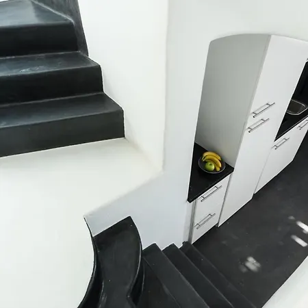 The Luna With Jacuzzi Emporio (Santorini)