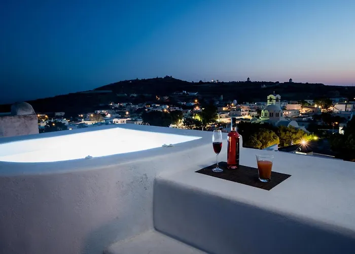 The Luna With Jacuzzi *