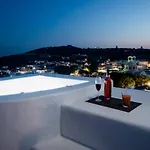 The Luna With Jacuzzi