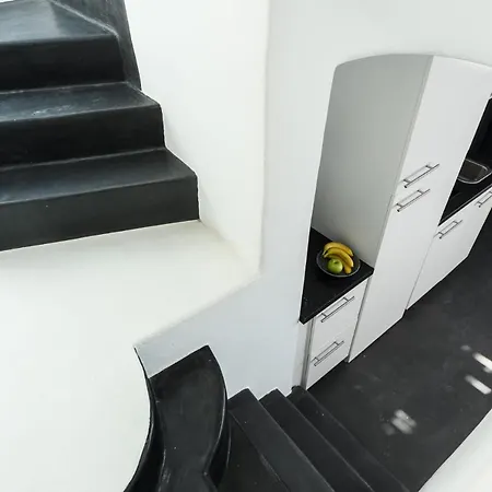 The Luna With Jacuzzi Apartment *