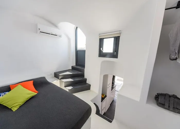 The Luna With Jacuzzi Apartment *