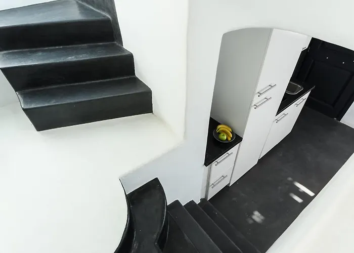 The Luna With Jacuzzi Apartment *