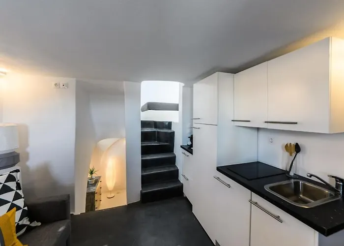 The Luna With Jacuzzi Apartment