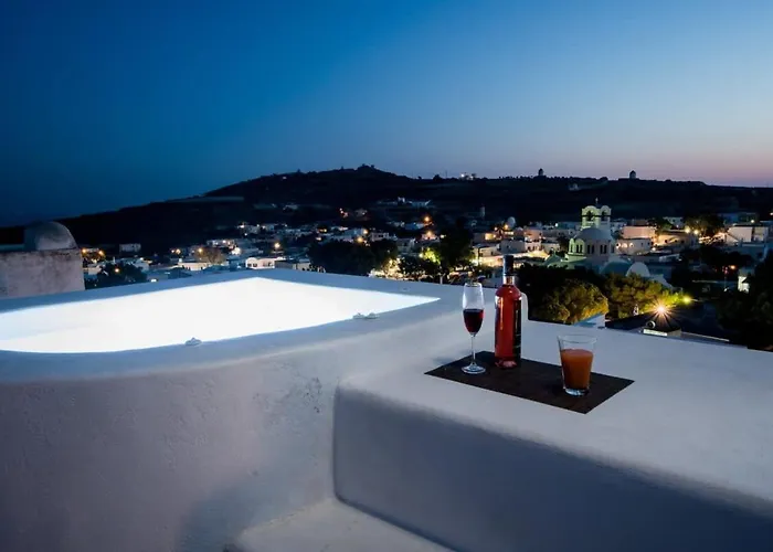 The Luna With Jacuzzi